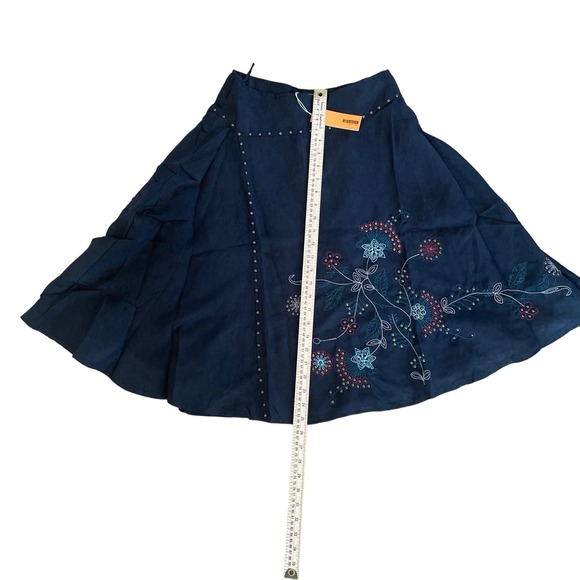 NWT Lucy Collection Faux Suede Skirt Floral Embroidered Western Small - Picture 3 of 7